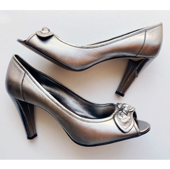 Anne Klein • Silver Peeptoe Bow Heels - Picture 1 of 5
